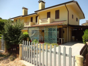 Beautiful Villa For six People-pool-tv-ac